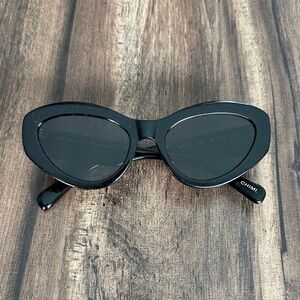 Chimi Black Cat-Eye Sunglasses
